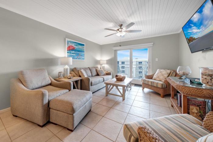 Top Floor Ocean and Pool Views located on No-Drive Beach with 2 Complex Pools