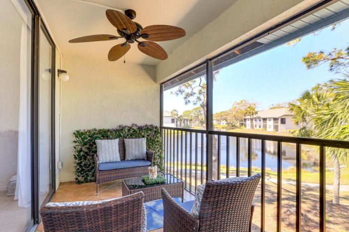7 Mi to Beach Condo with Pool Access in Bradenton!
