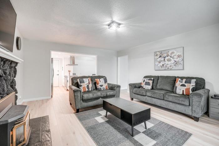 4 Mi to San Joaquin River Remodeled Home with Patio