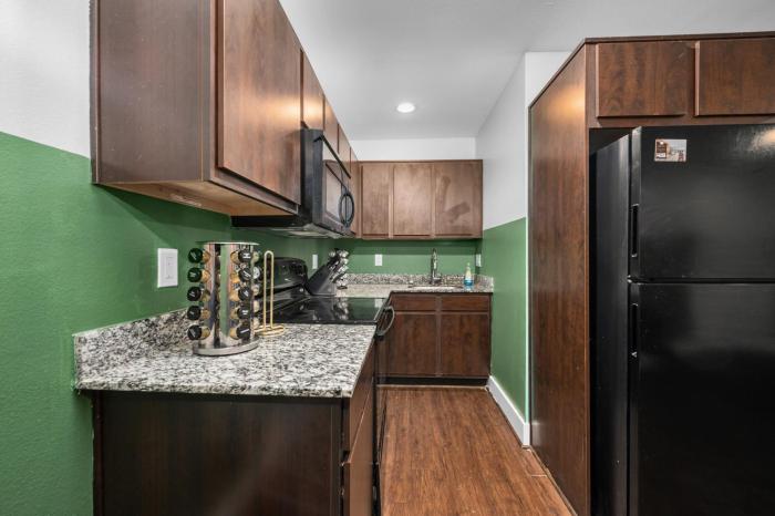 Modern Quirky Apartment Near Medical Center