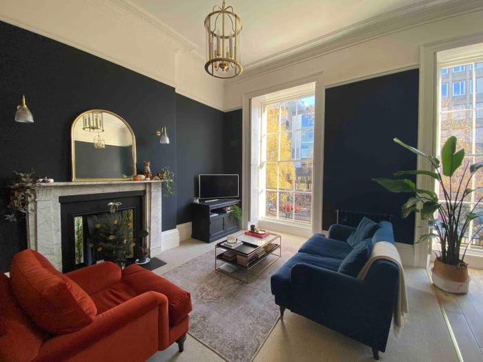 Beautiful 1 bedroom Georgian flat in Clifton Village with parking