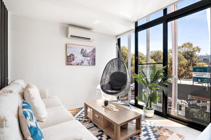 Modern 2-Bedroom Retreat Minutes from St Kilda