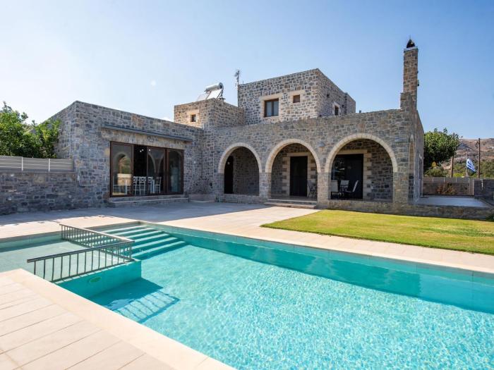 Charming Family Villa with Pool in Koxare