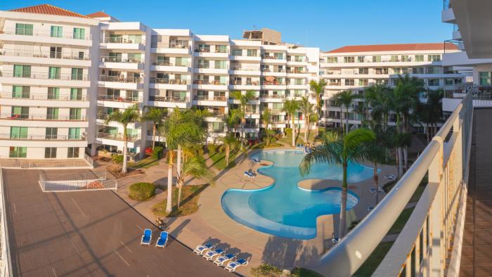 frente a la marina y super vista by G P S rentas