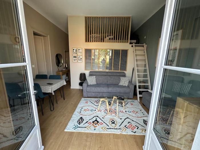 Appartement de charme avec grande terrasse - proche plage