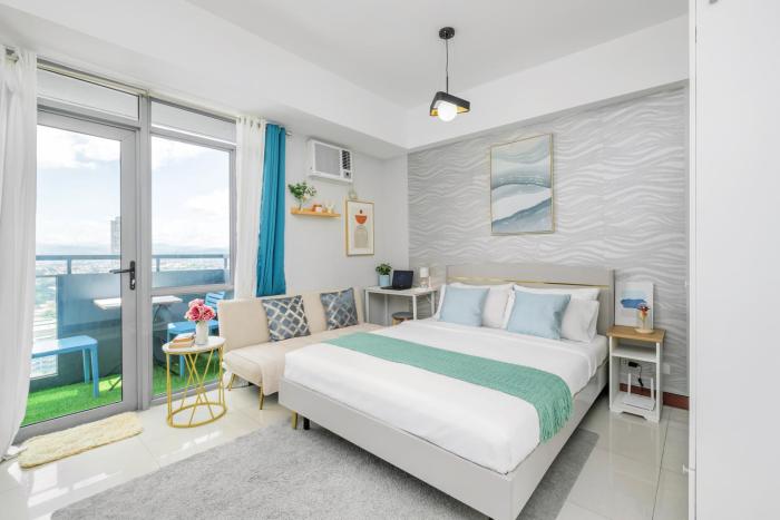 Manhattan Heights Modern Studio