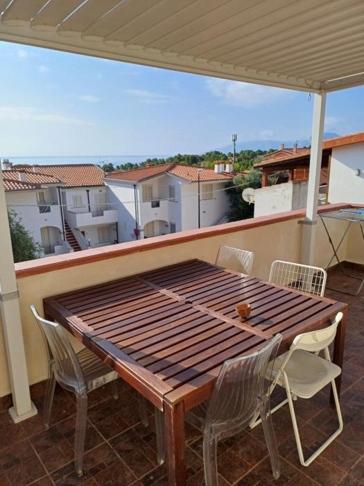 Bilocale con vista mare e monti a Cala Gonone