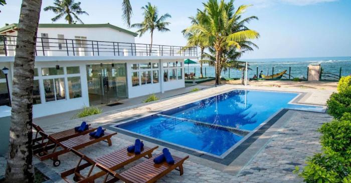 Manara Beach Resort