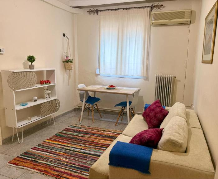 Two bedroom cozy apartment in Ano Poli