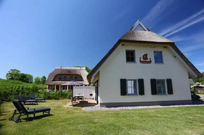 Ferienhäuser unter Reet in Lohme Reethaus Svantevit