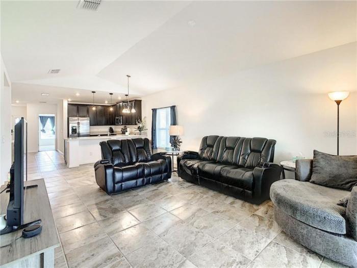 Home 4 rooms near Champions Gate