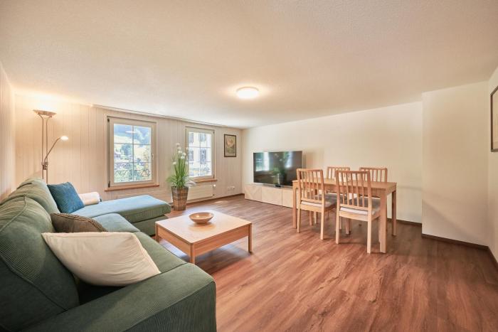 Lauterbrunnen Central 1