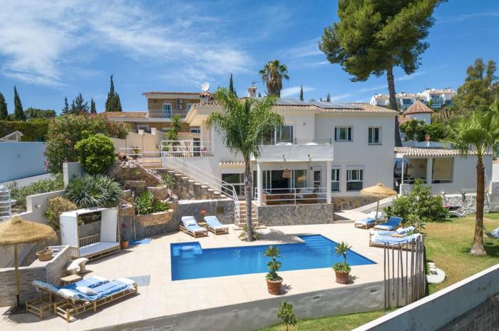 Luxurious 4 bedroom Villa Casa Feliz