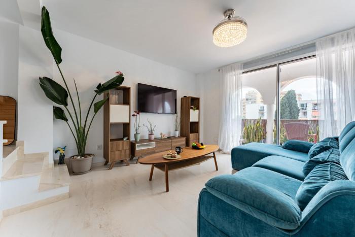 CT 376 - Faros Calypso Duplex Penthouse - Walking distance to Beach