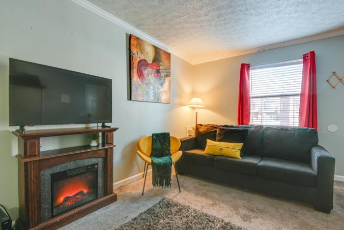 1 Mi to Dtwn Pet-Friendly Apt in Nashville