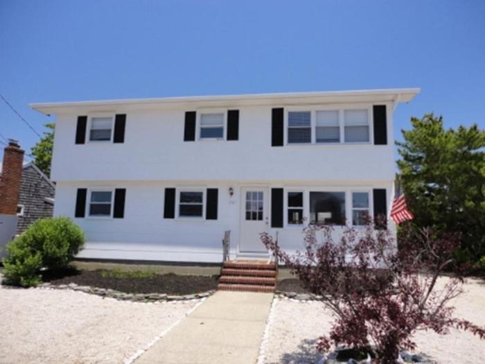 Pet Friendly, Wifi, Beach Badges, Beach Chairs,deck Smart Tv, Outdoor Shower,