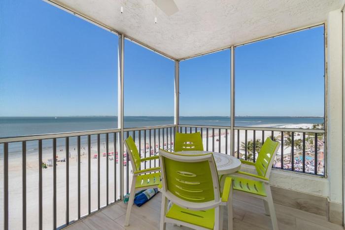 Beach Villas 706 Top-Floor Condo with Gulf Views, Pool condo
