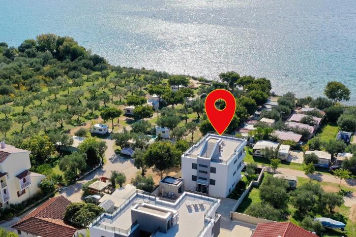 Family-friendly apartments with swimming pool Sveti Filip i Jakov, Biograd - 19325