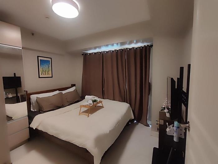 BP952 With Balcony and River View