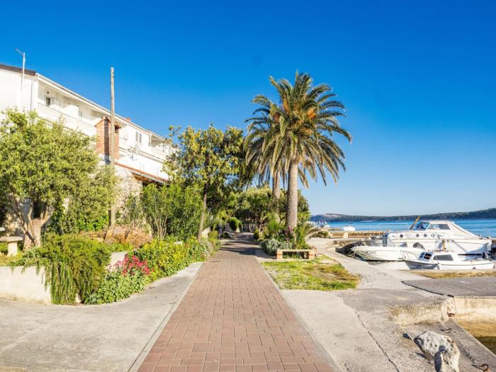 Seaside Apartment in Rab