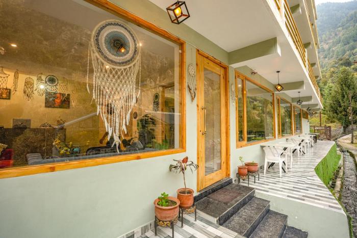 The Himalayan Stories - A Riverside Heaven Resort