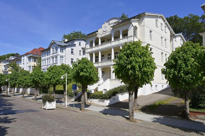 Ferienwohnung-2-Villa-Celia-Sellin-strandnah-fuer-6-Personen