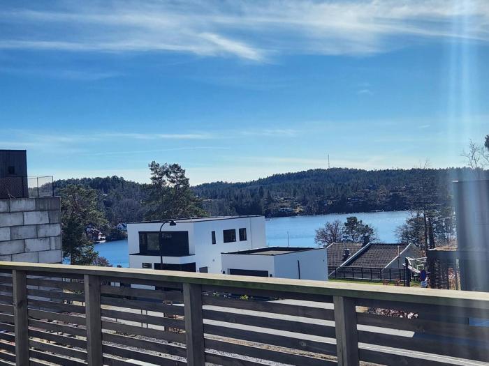 Modern leilighet med fin utsikt fra terrassen