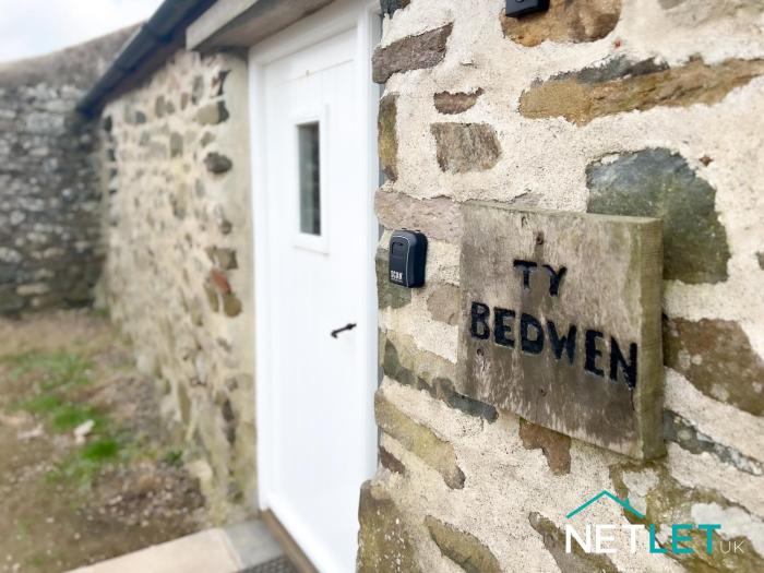 Ty Bedwen - Cosy Rural Retreat in St Davids