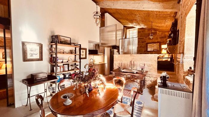 Los Lagares Manor House