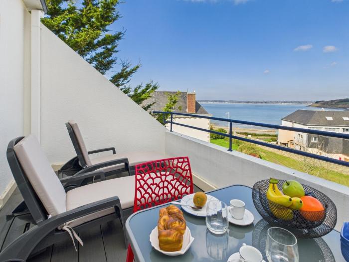 -AR MEN- T2 avec terrasse vue mer - plage a 50m