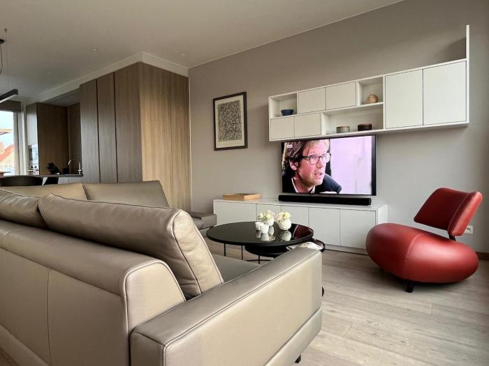 Apartment with beautiful view, private parking and two large terraces