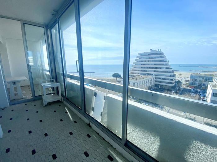 LA GRANDE MOTTE - BEL APPARTEMENT POUR 4 PERSONNES - VUE SUR MER - PARKING