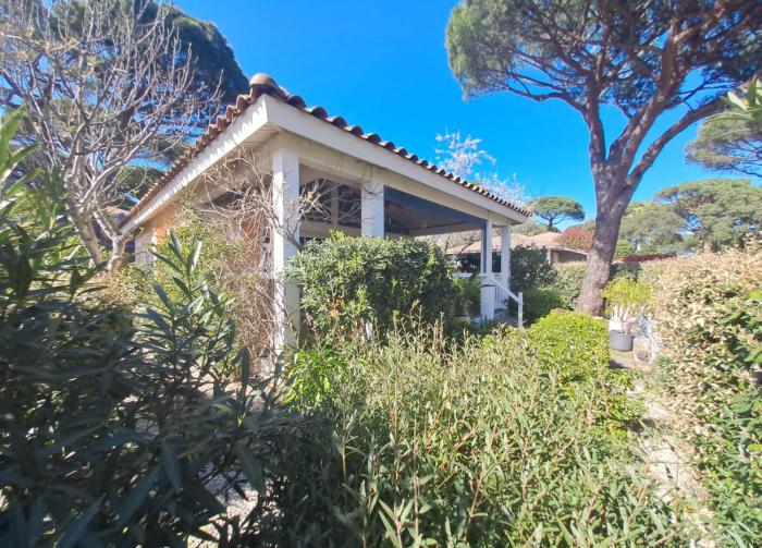 GASPRO21 - Golfe de Saint-Tropez, chalet californien pour 8 personnes