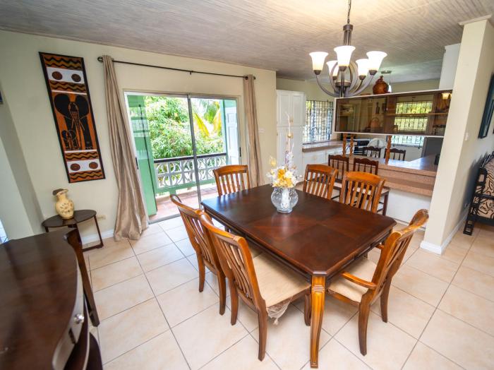 Spacious 3-Bedroom Home - Regency Park