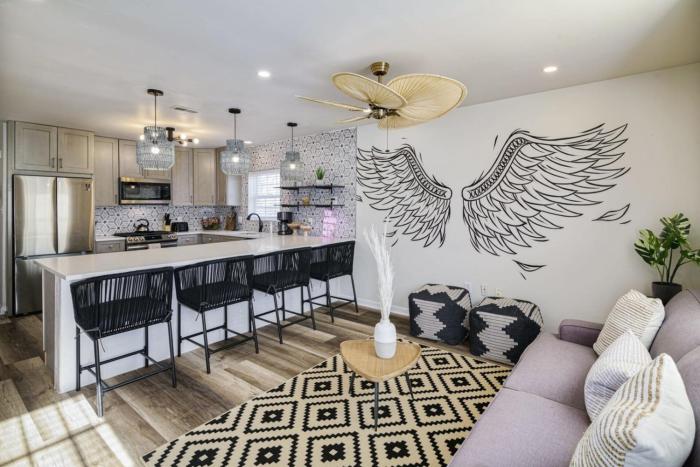 Imani Playce: Perfect location w Boho Vibes!