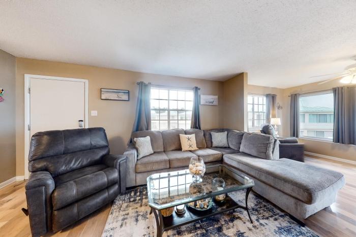 Dauphin Surf Club A14