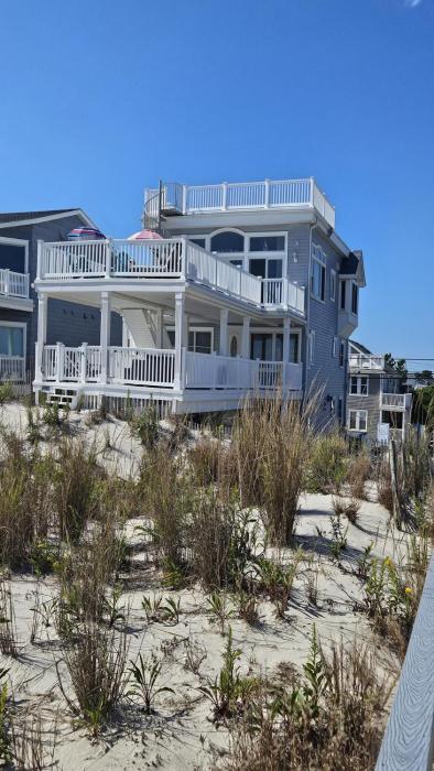 Single Family Ocean Front Wifi Washer & Dryer Rooftop Deck Master Suite With Fireplace Large Brant Beach Ocean Front Home Withmagnificent Views