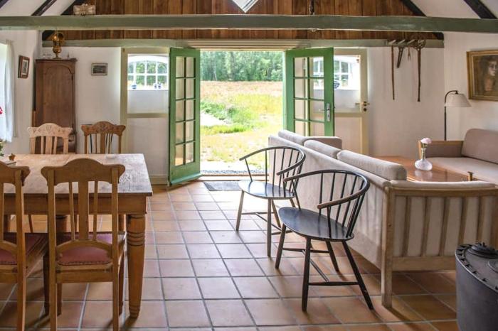 Knøv Country Retreat With Seaweed Roof On Læsø