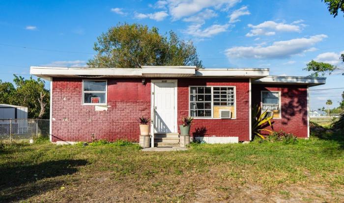 GpL 3321 Downtown Fort Myers Retreat