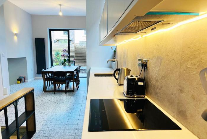 Also in central Chorlton & close to everything