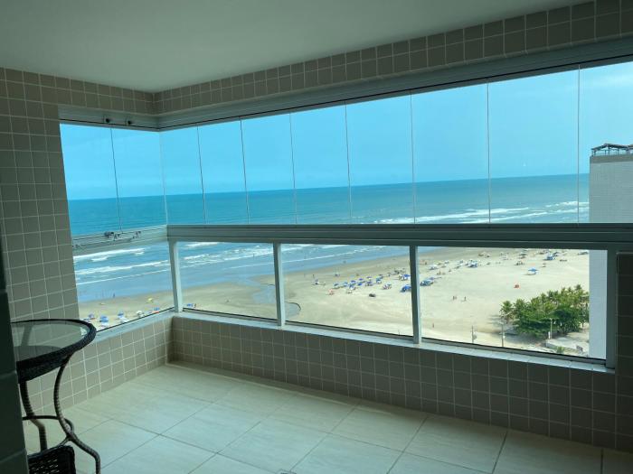 Apartamento com Vista lateral para o Mar!