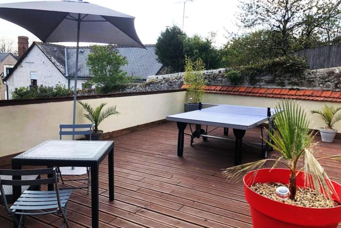 T2 avec terrasse, table de Ping-pong, parking privé au centre dAzay