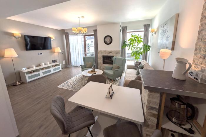 Travel Concept - Silver Mountain