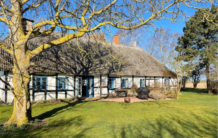 Cozy Home In Horslunde With Wifi