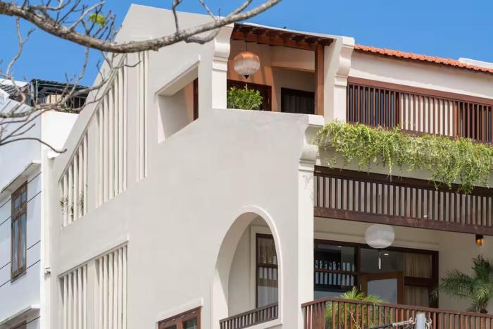 Poetic Riverside Villa - Steps to Hoi An Night Market