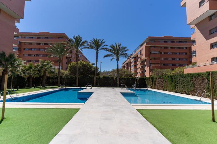 ATP La Goleta a 5 minutos de la Playa, Piscina, Wifi y Parking Privado Gratis!