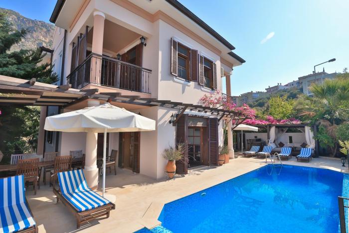 Villa Isinda, Kas town centre