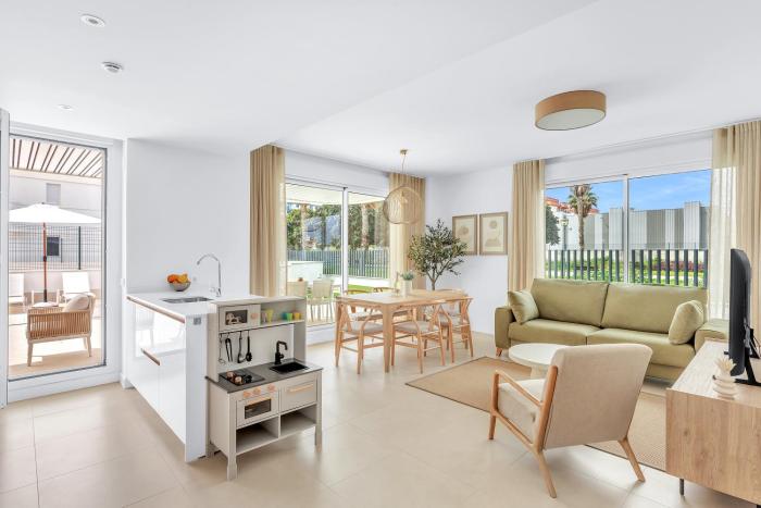 2BR Modern Apartment • Walk to Beach Torre del Mar