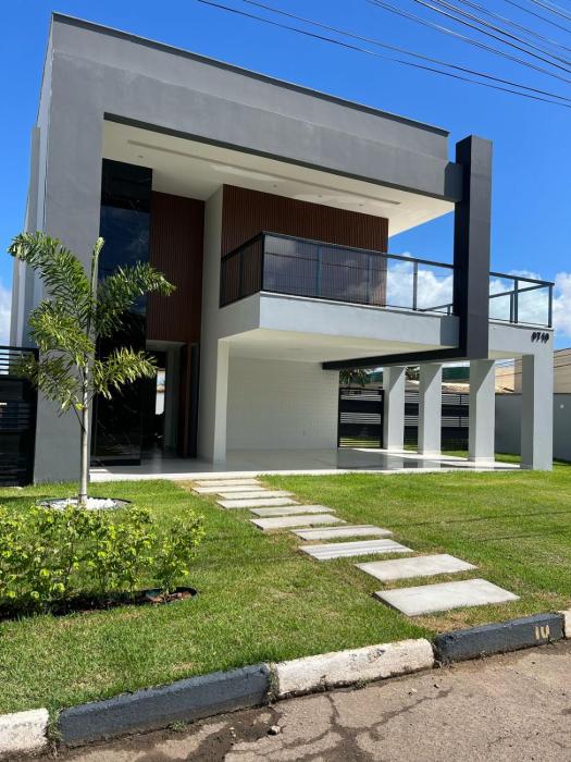 Luxuosa casa, a 150m da praia