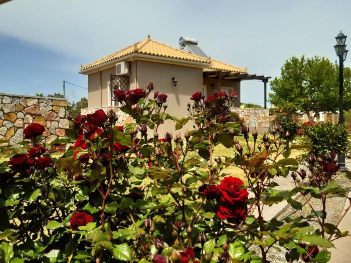 Spedion Villa - Near to sea with heated swimming pool